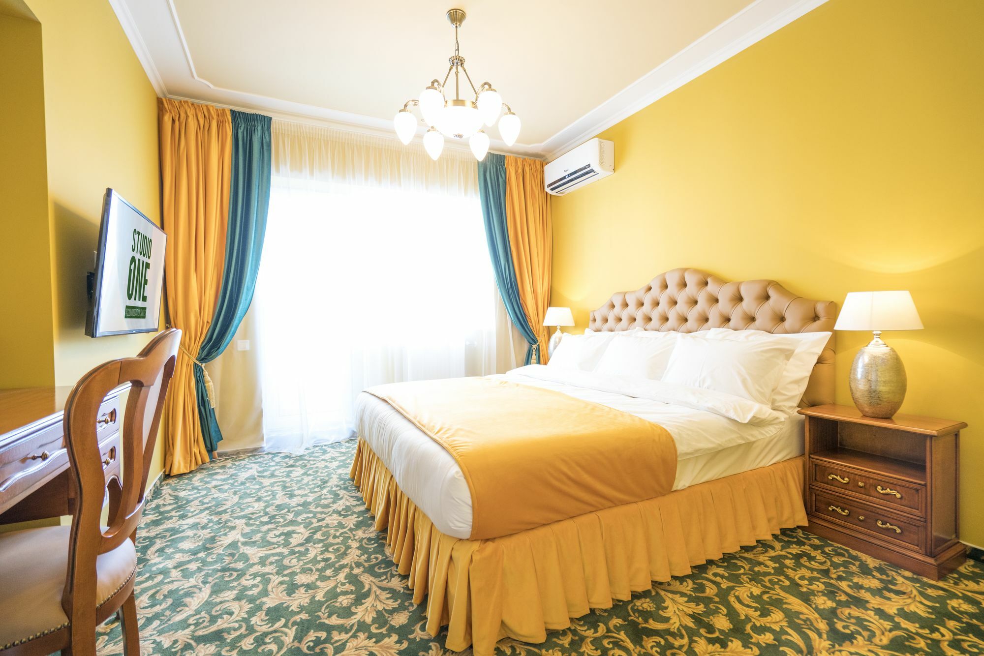 Studio One Accommodation Suites Bucarest Esterno foto